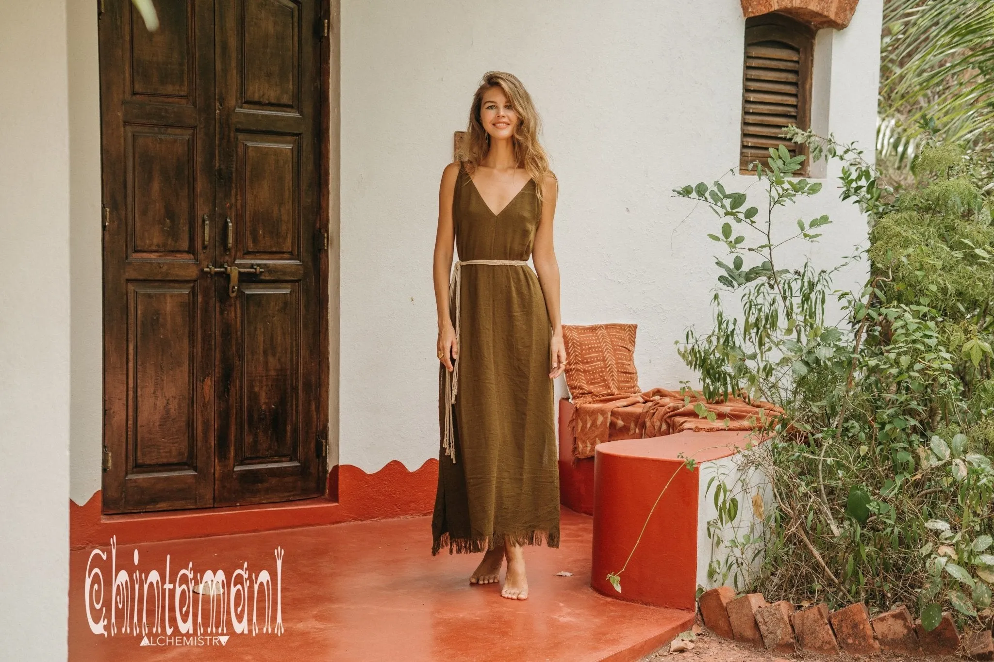 V-neck Maxi Dress / Brown