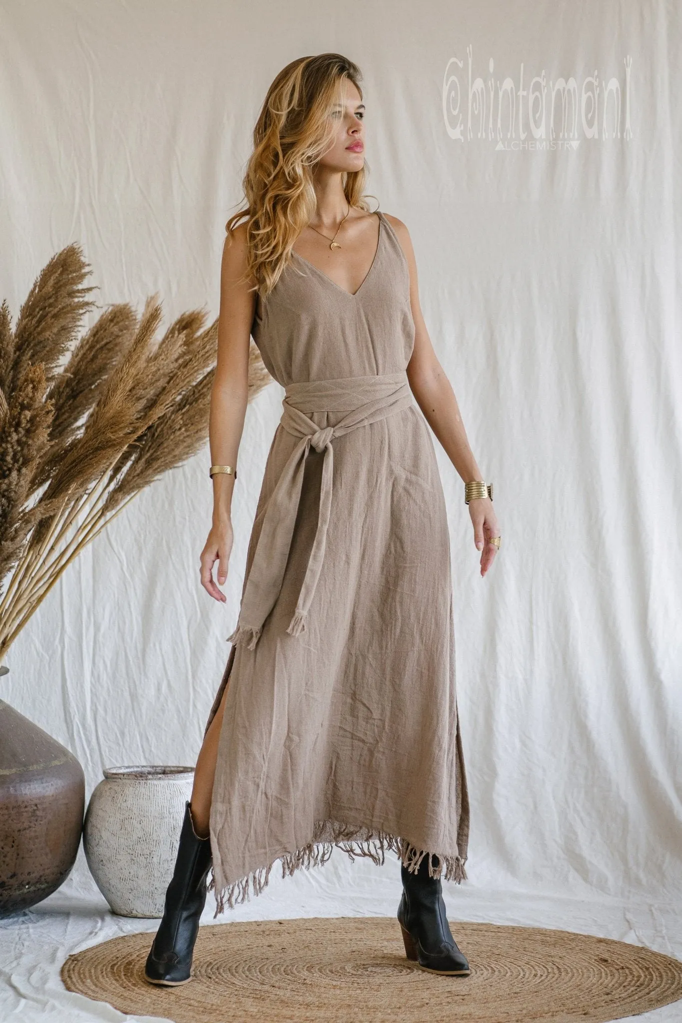 V-neck Maxi Dress / Coffee