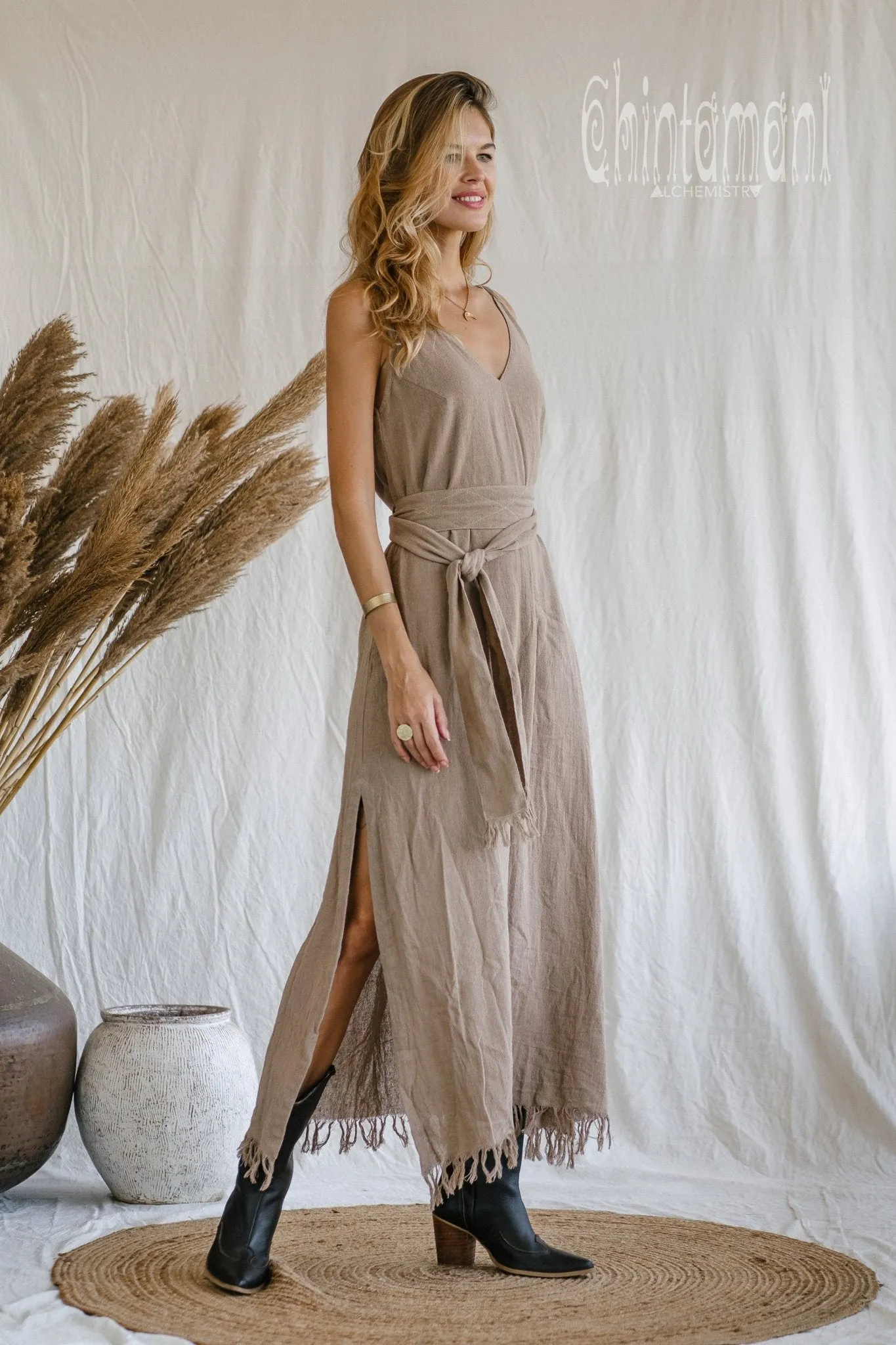 V-neck Maxi Dress / Coffee